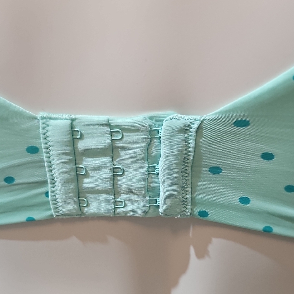 💙2 For $25💙 Torrid XO Plunge Push Up Green Polka Dot Bra - Picture 5 of 9